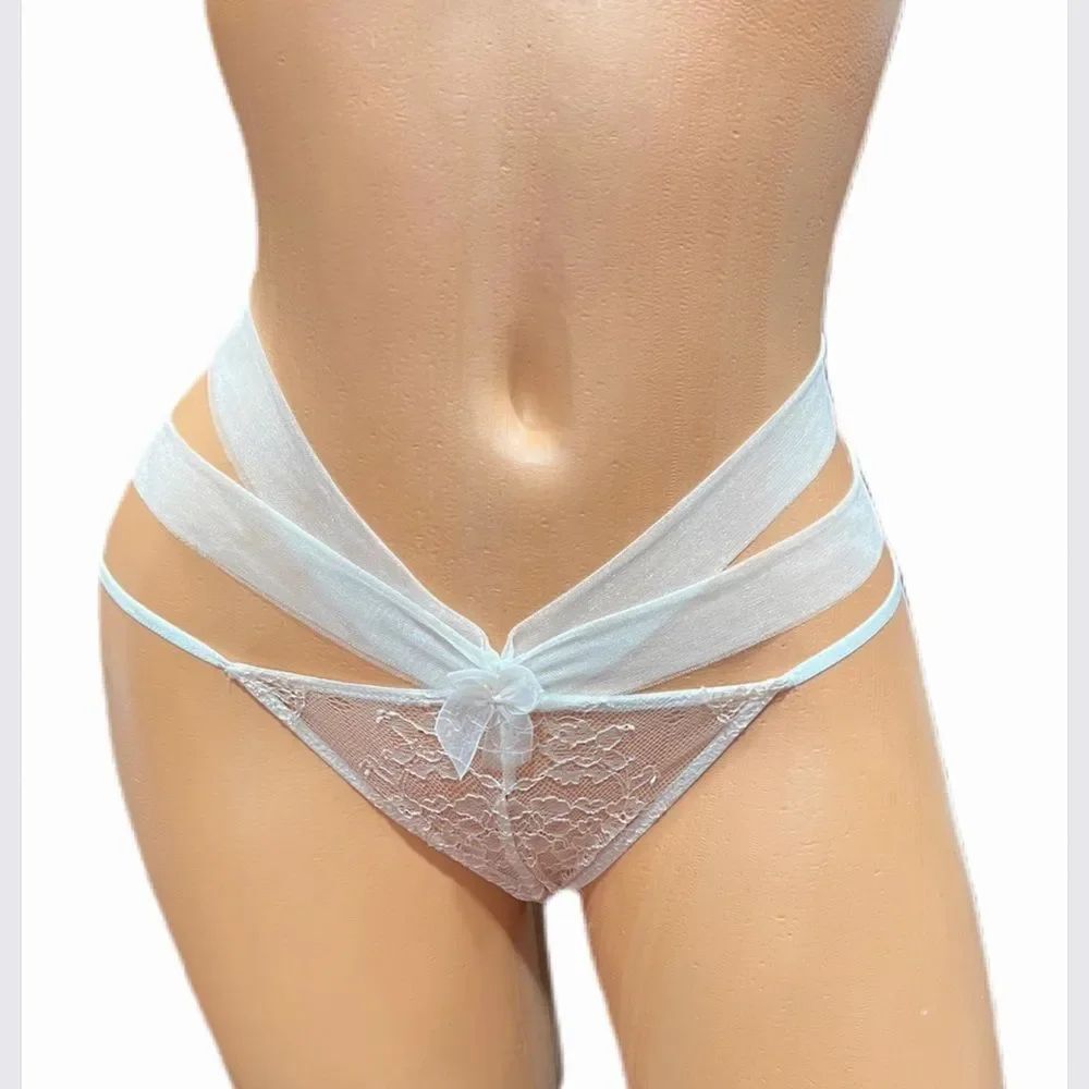 Victorias Secret Sexy Sheer Floral Lace Cheekini Panty off white Small